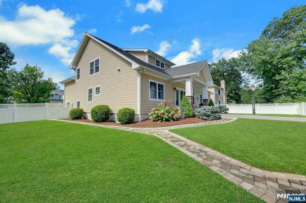 23 Hollybrook Road Paramus, NJ 07652 - Photo 48 of 50 Gallery Image 48