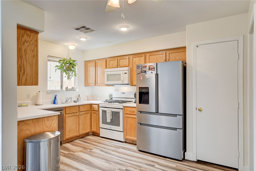 705 Spotted Eagle Street Henderson, NV 89015 - Photo 11 of 44