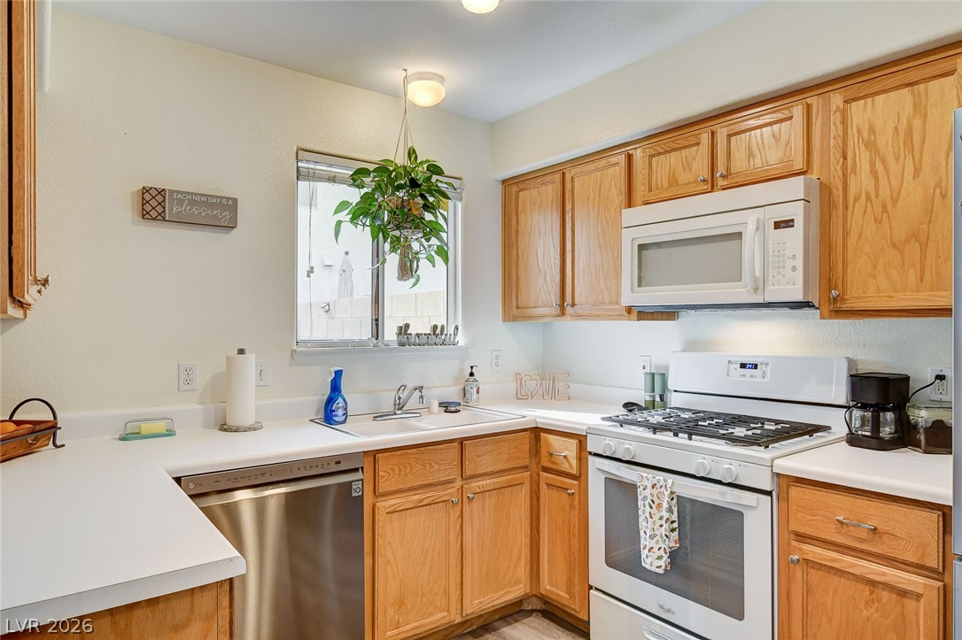 705 Spotted Eagle Street Henderson, NV 89015 - Photo 14 of 44
