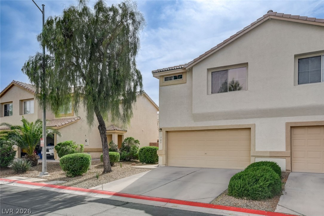 705 Spotted Eagle Street Henderson, NV 89015 - Photo 3 of 44