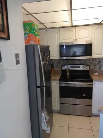 $195,000 | Verabella Falls Condominiums, Miami, FL 33193