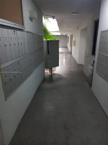 $195,000 | Verabella Falls Condominiums, Miami, FL 33193