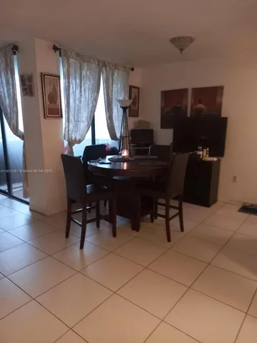 $195,000 | Verabella Falls Condominiums, Miami, FL 33193