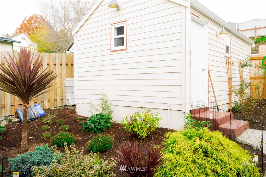 1614 Wheaton Way Bremerton, WA 98310 - Photo 7 of 12 Gallery Image 7