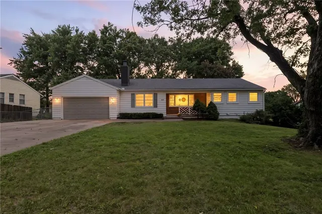 $419,000 | 508 West 96th Terrace, Kansas City, MO 64114