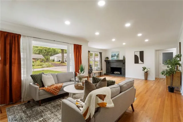 $419,000 | 508 West 96th Terrace, Kansas City, MO 64114