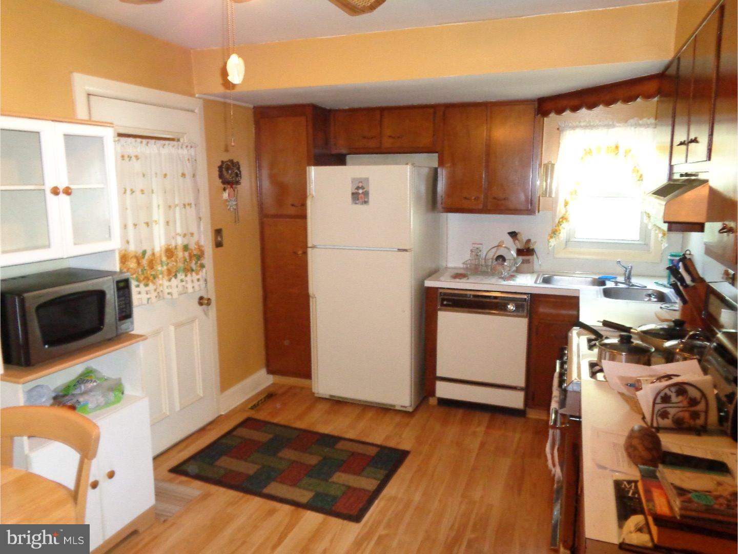 112 Baylor Road Trenton, NJ 08610 - Photo 3 of 11 Kitchen