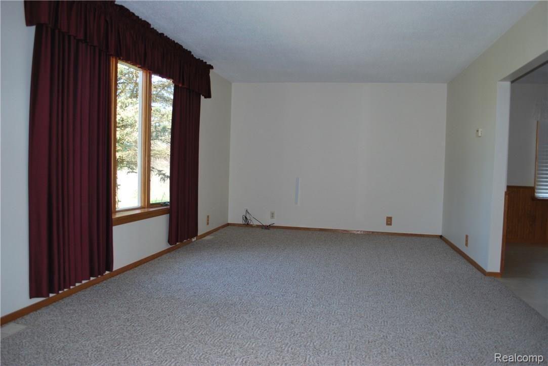 5365 Hollenbeck Road Columbiaville, MI 48421 - Photo 13 of 48 Living Rm - Copy.JPG