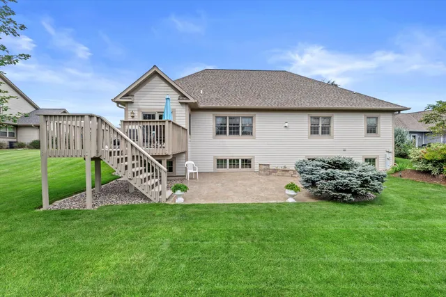 $650,000 | 1289 Ridgeside Road, Oconomowoc, WI 53066