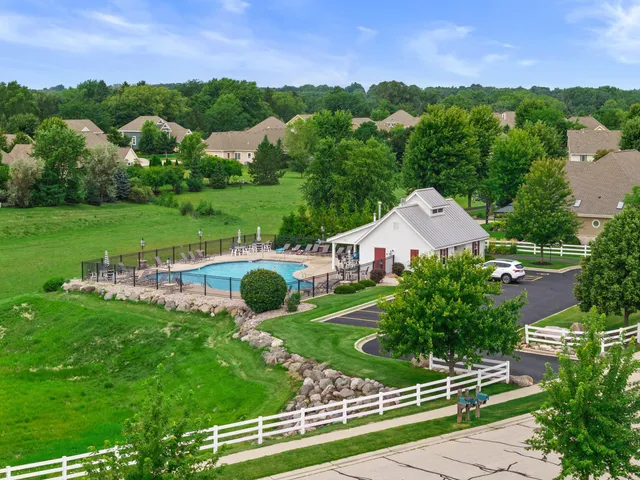 $650,000 | 1289 Ridgeside Road, Oconomowoc, WI 53066