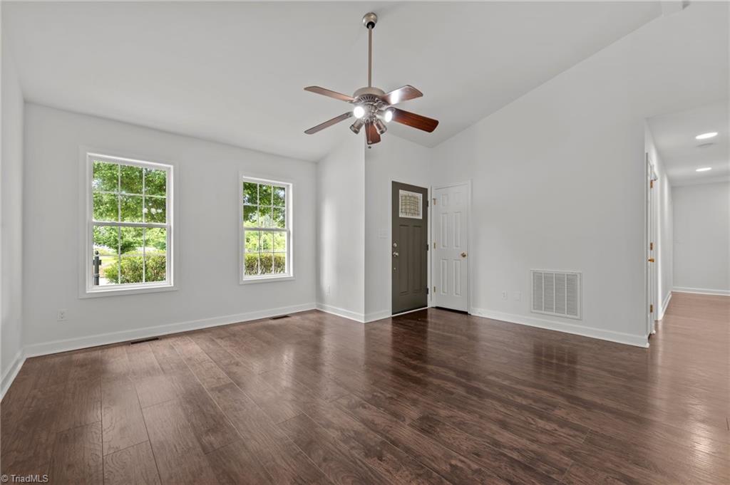 800 Linens Street Graham, NC 27253 - Photo 5 of 41 Living Room