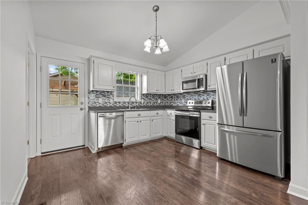 800 Linens Street Graham, NC 27253 - Photo 7 of 41 Kitchen