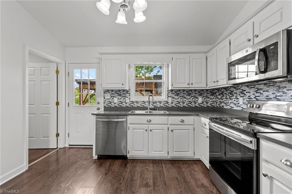 800 Linens Street Graham, NC 27253 - Photo 8 of 41 Kitchen