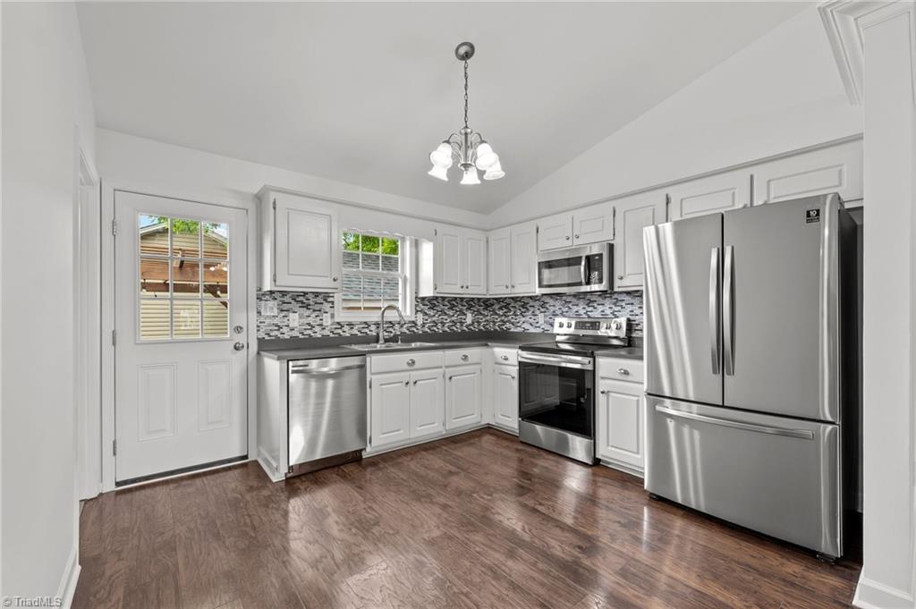 800 Linens Street Graham, NC 27253 - Photo 9 of 41 Kitchen