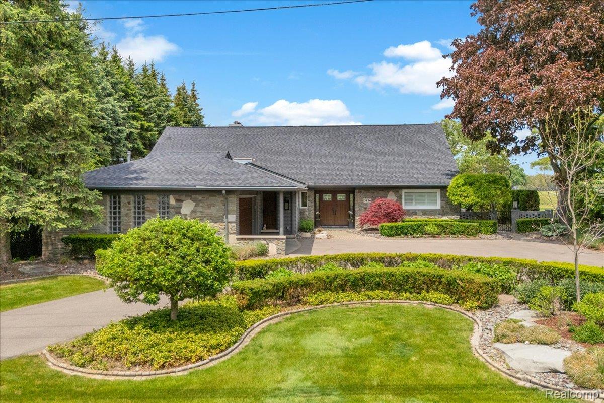 3816 West Maple Road Bloomfield Hills, MI 48301 - Photo 73 of 78 3816 W Maple_73.jpg