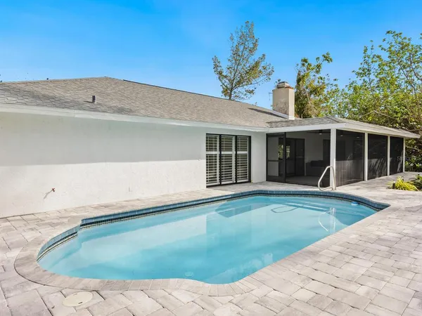 $1,575,000 | 749 Tropical Circle, Sarasota, FL 34242