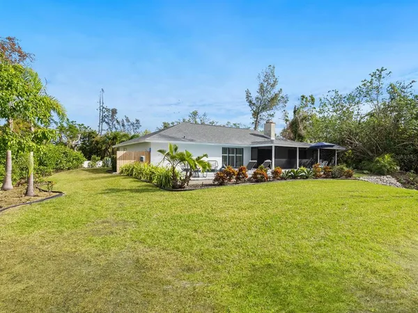 $1,575,000 | 749 Tropical Circle, Sarasota, FL 34242