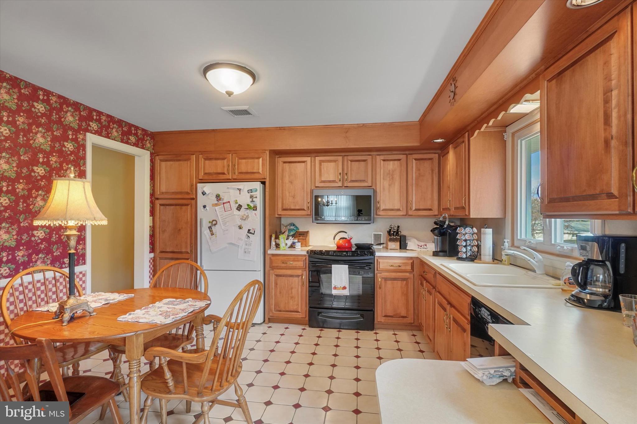 35 Wolf Road Akron, PA 17501 - Photo 13 of 32