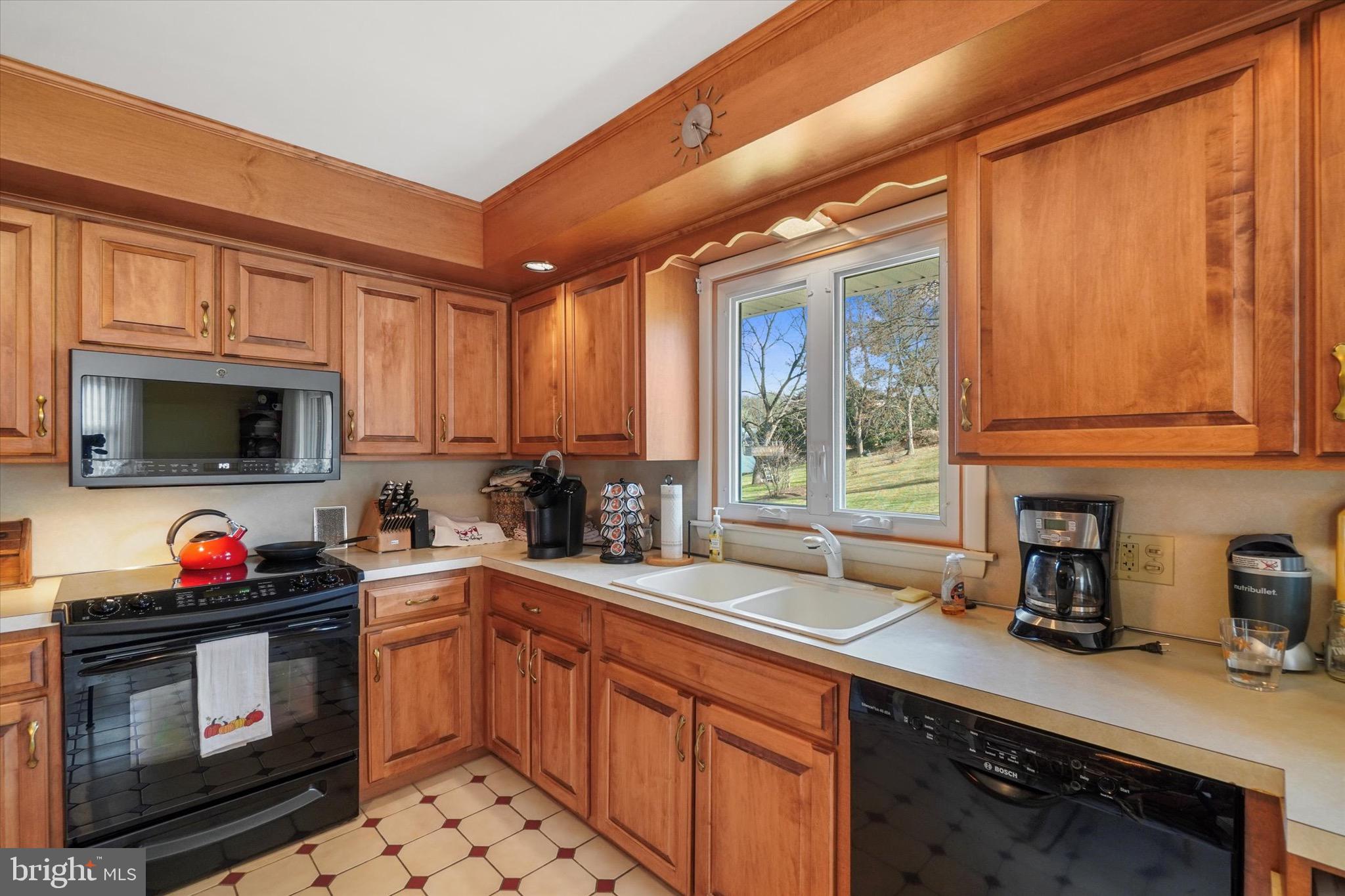 35 Wolf Road Akron, PA 17501 - Photo 14 of 32