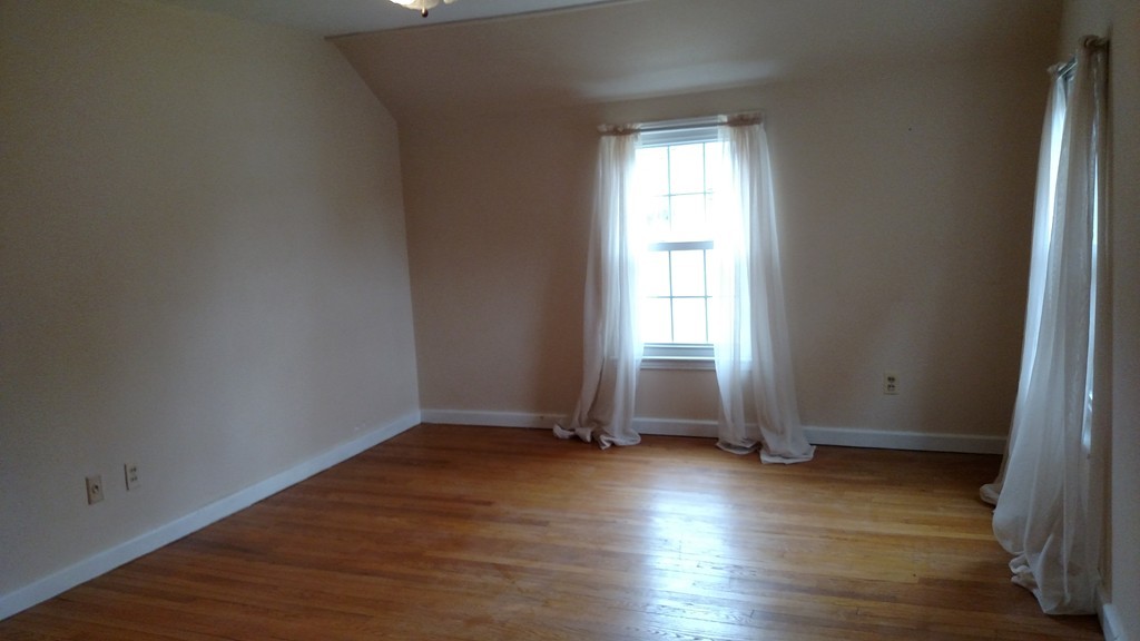 61 Oak Hollow Road Springfield, MA 01128 - Photo 12 of 18