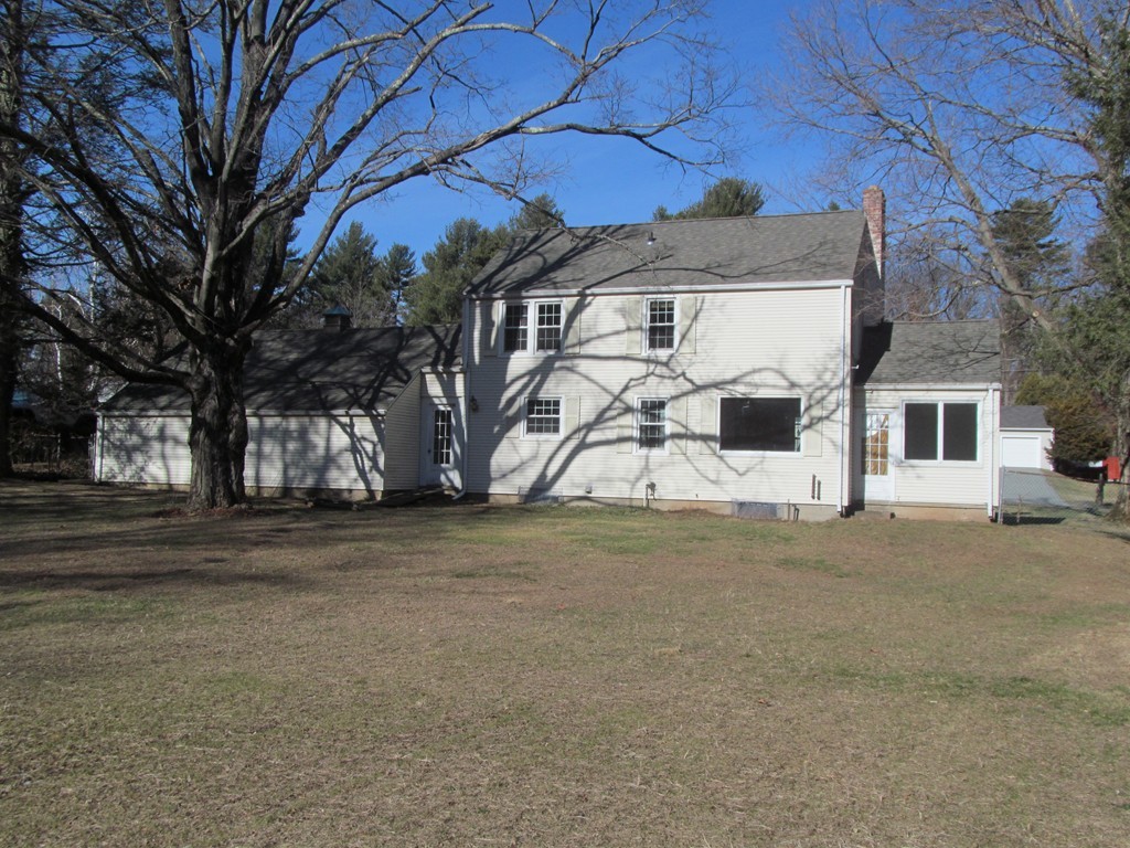 61 Oak Hollow Road Springfield, MA 01128 - Photo 3 of 18