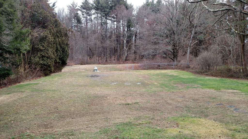61 Oak Hollow Road Springfield, MA 01128 - Photo 4 of 18