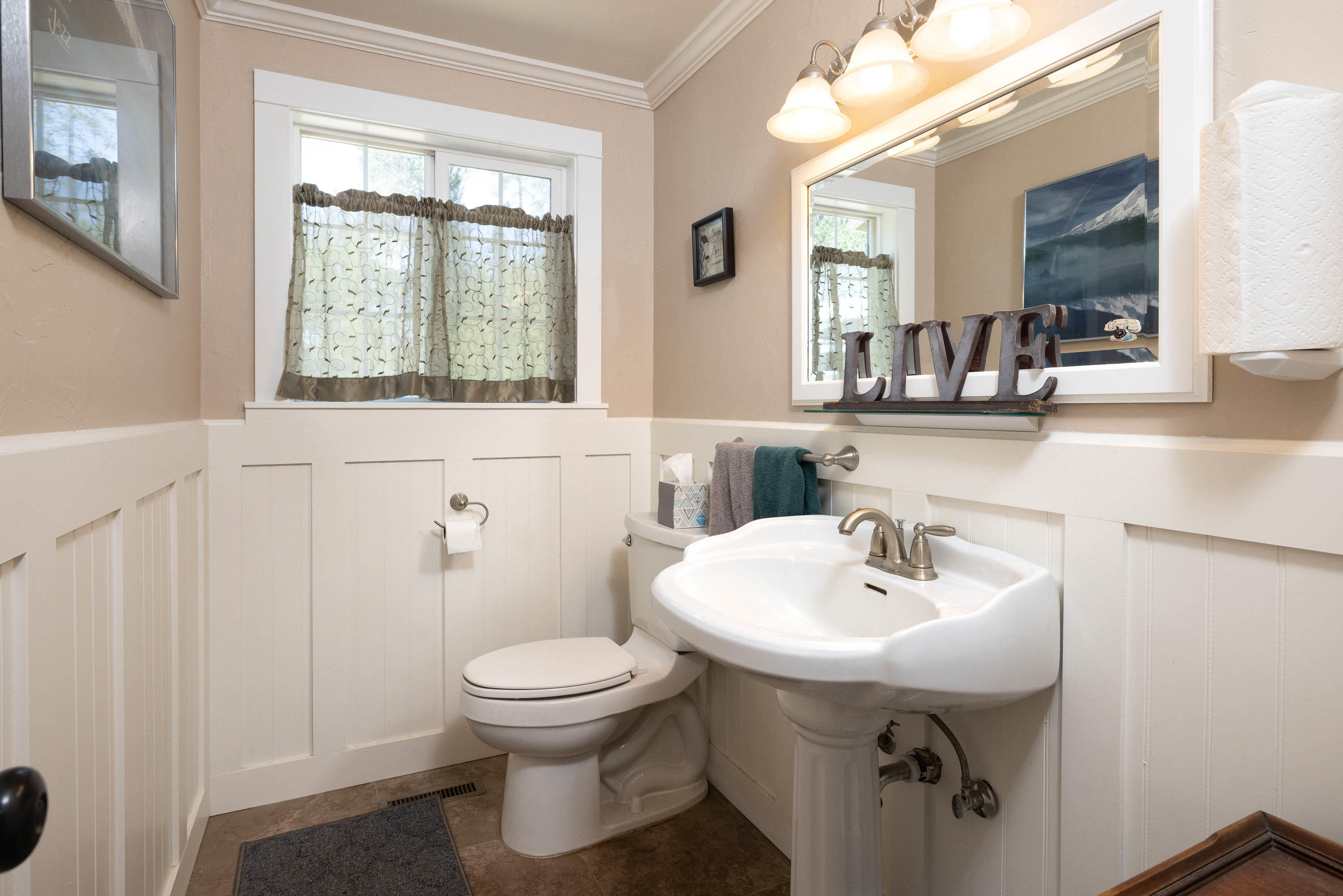 52260 National Road La Pine, OR 97739 - Photo 12 of 25 52260 National Rd interiors (7 of 12)