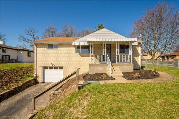 $250,000 | 2204 Wilma Drive, Coraopolis, PA 15108