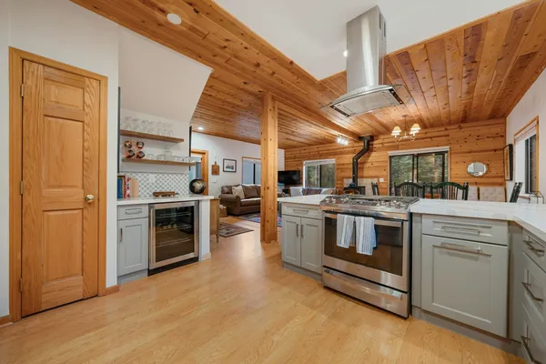 $899,000 | 15766 Northwoods Boulevard, Truckee, CA 96161