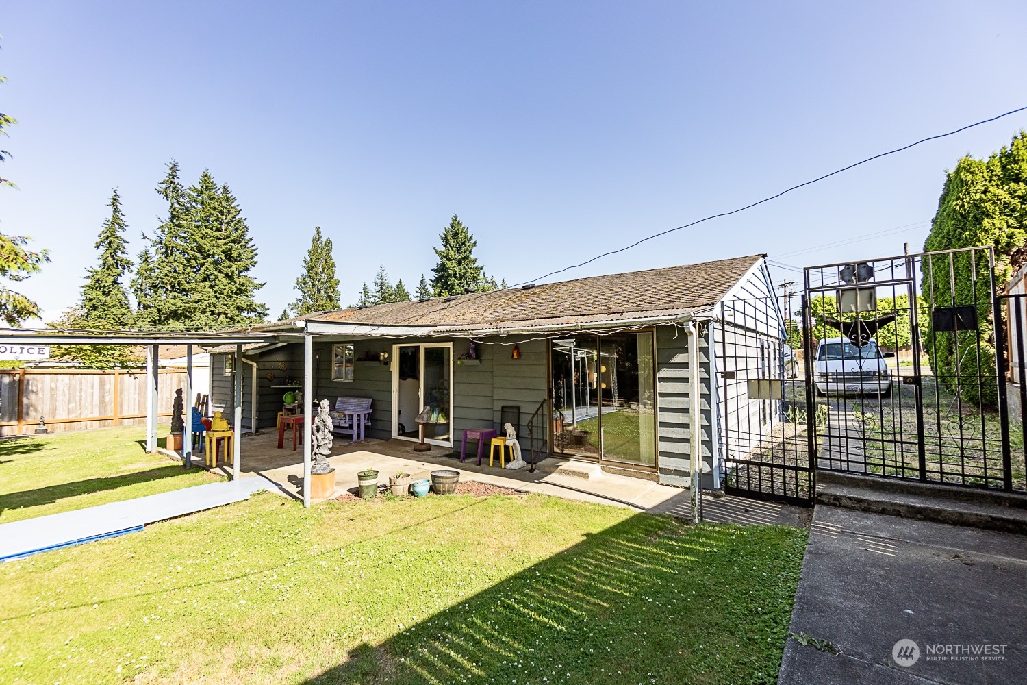 2831 Russet Road Brier, WA 98036 - Photo 26 of 28 Gallery Image 26