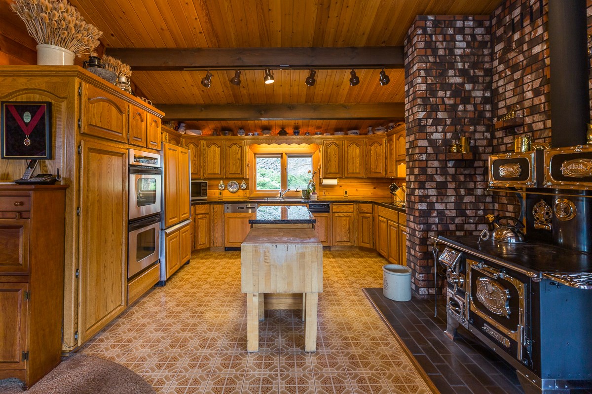 8104 South Regal Road Spokane, WA 99223 - Photo 11 of 48
