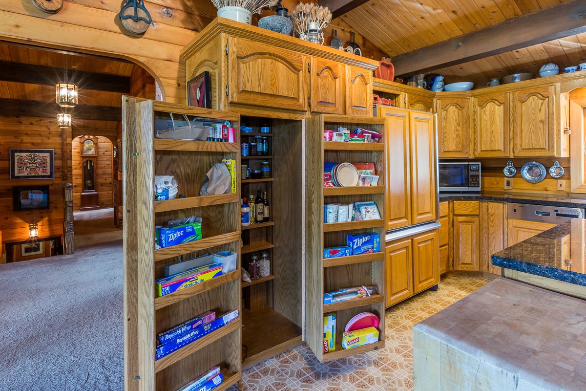 8104 South Regal Road Spokane, WA 99223 - Photo 12 of 48