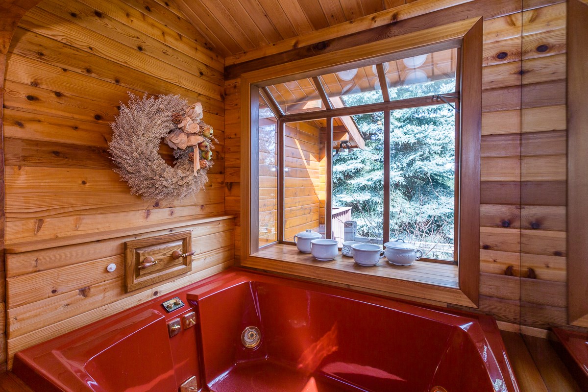 8104 South Regal Road Spokane, WA 99223 - Photo 21 of 48