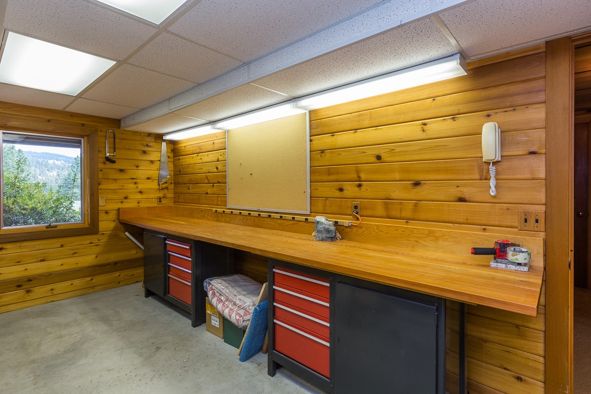 8104 South Regal Road Spokane, WA 99223 - Photo 34 of 48
