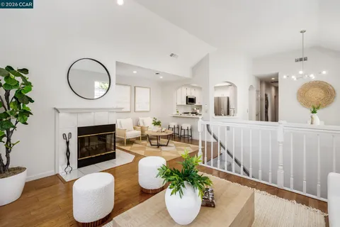 $930,000 | 15 Danville Oak Place, Danville, CA 94526