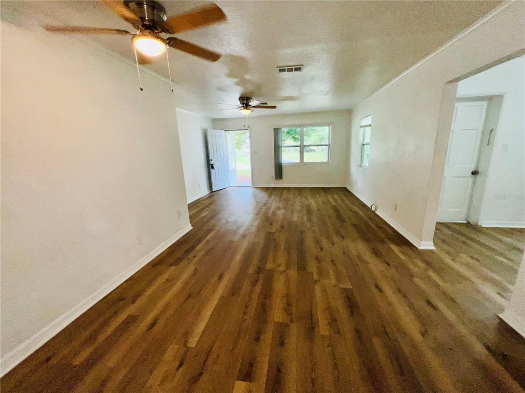 1247 Davis Road Dunedin, FL 34698 - Photo 18 of 22 Gallery Image 18