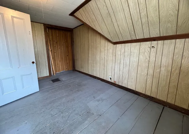 $95,000 | 15 Blaine Avenue, Guilford, ME 04443