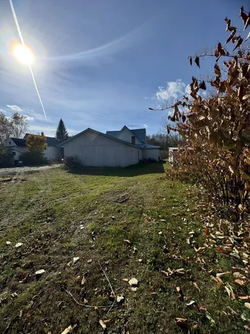 $95,000 | 15 Blaine Avenue, Guilford, ME 04443