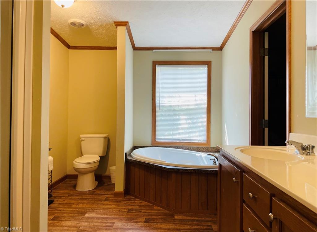 3663 Ruby Road Winston-Salem, NC 27106 - Photo 8 of 16 Master Bathroom