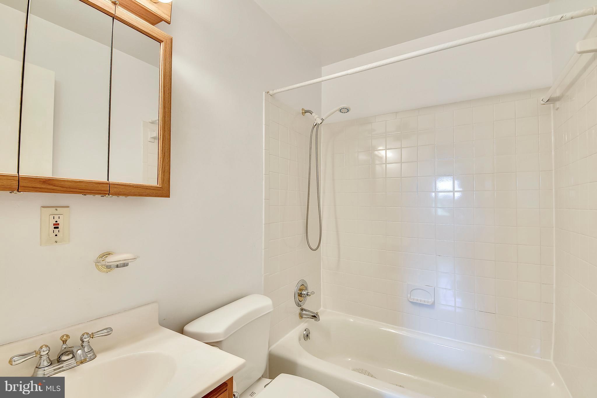 23941 Stringtown Road Clarksburg, MD 20871 - Photo 17 of 30 Bath