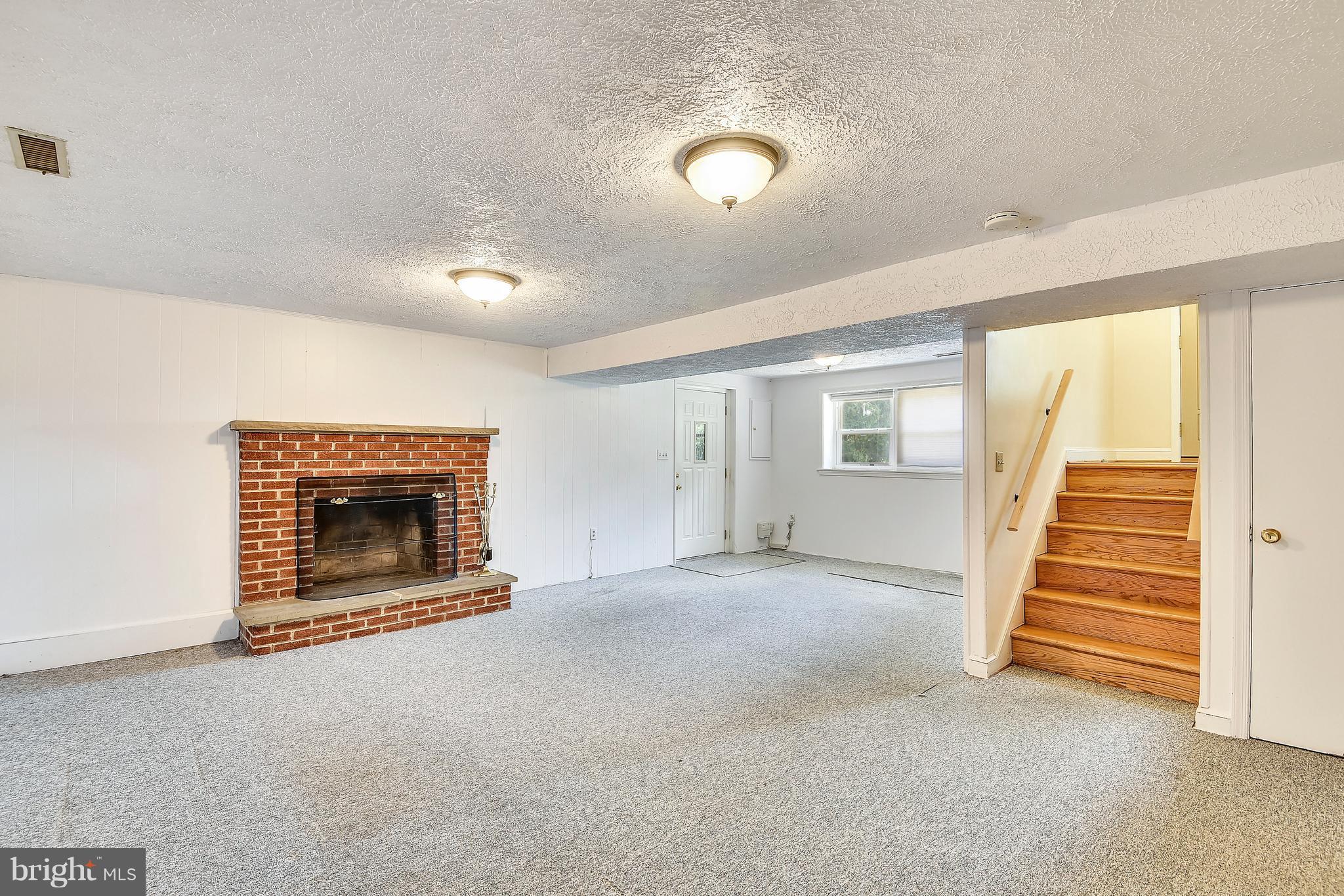 23941 Stringtown Road Clarksburg, MD 20871 - Photo 20 of 30 Family Room