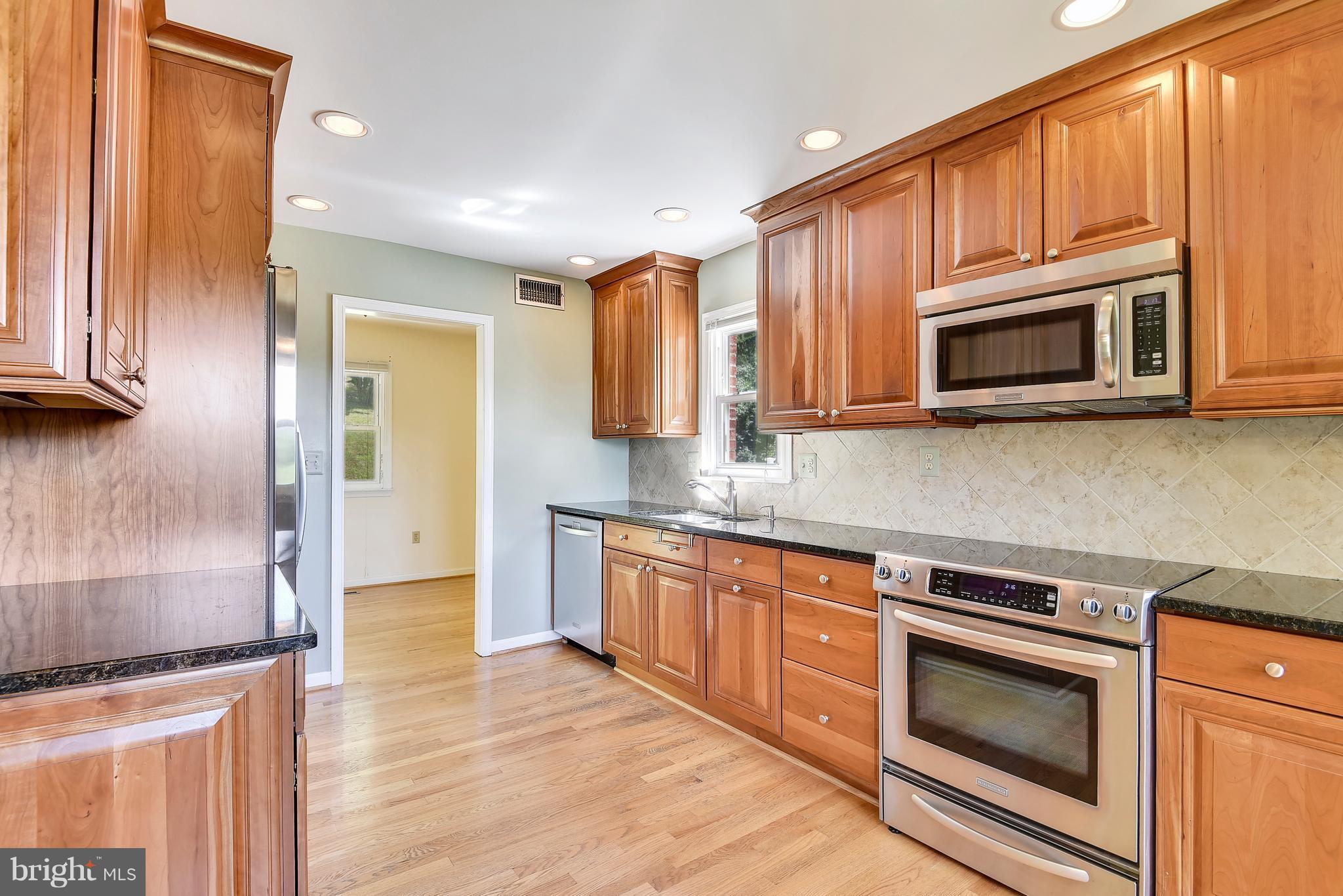 23941 Stringtown Road Clarksburg, MD 20871 - Photo 4 of 30 Kitchen