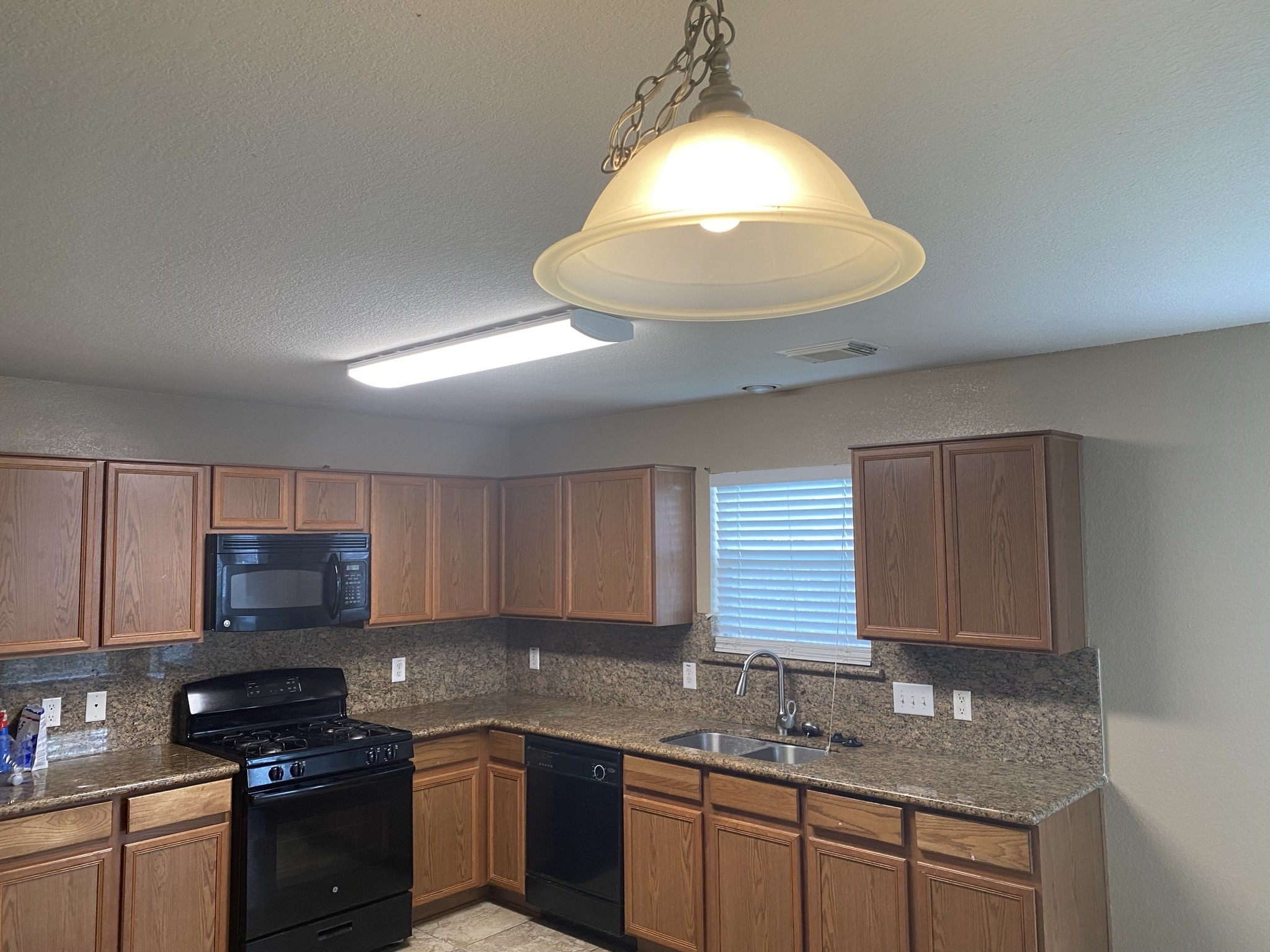 2630 Skyview Shadows Court Houston, TX 77047 - Photo 5 of 22