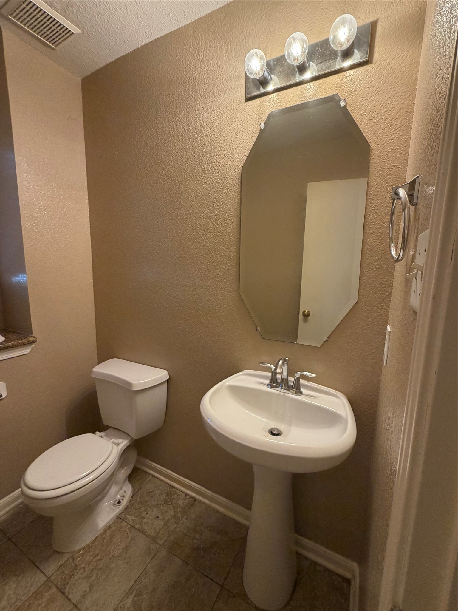 2630 Skyview Shadows Court Houston, TX 77047 - Photo 10 of 22