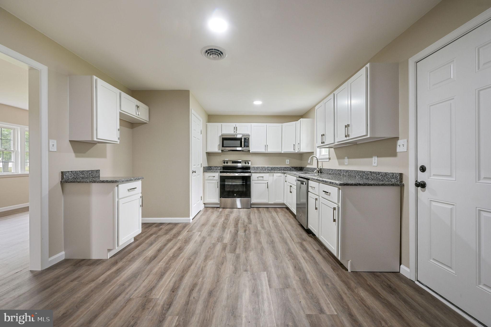 127 Saxton Road Dover, DE 19901 - Photo 8 of 28 Brand new kitchen