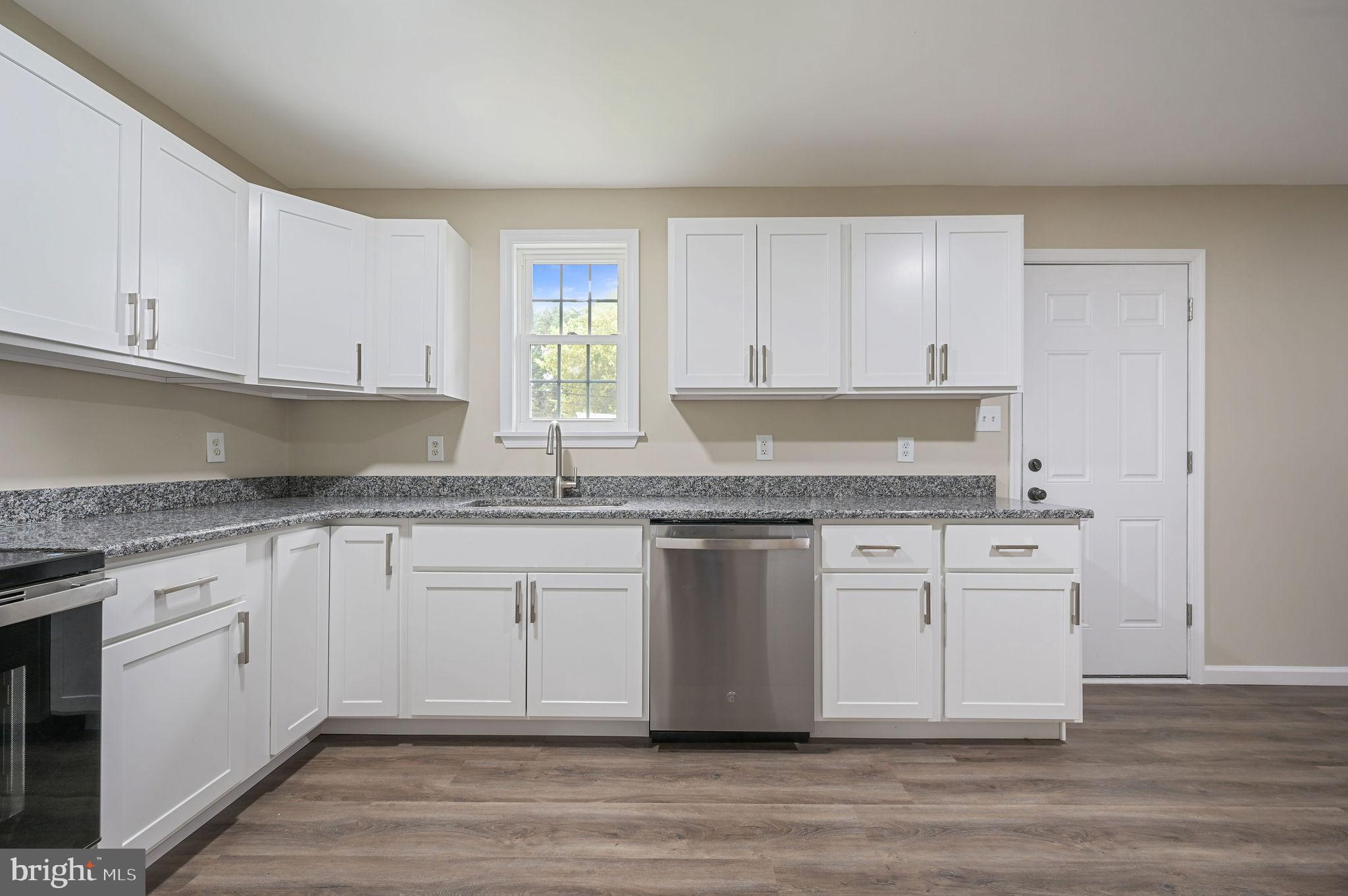 127 Saxton Road Dover, DE 19901 - Photo 9 of 28 New granite countertops