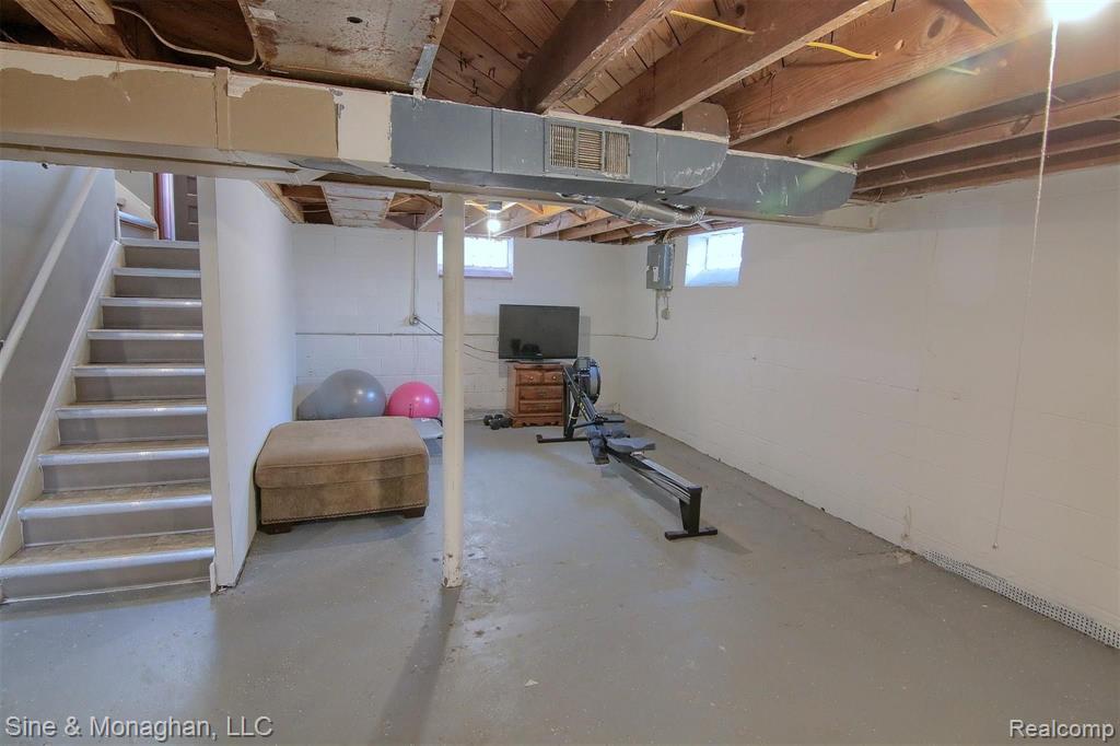 1226 Hampton Road Grosse Pointe Woods, MI 48236 - Photo 19 of 26