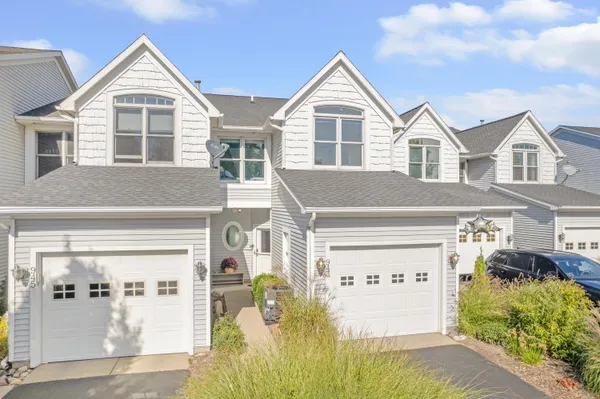 $629,900 | 943 West Savidge Street, Spring Lake, MI 49456