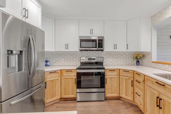 $629,900 | 943 West Savidge Street, Spring Lake, MI 49456