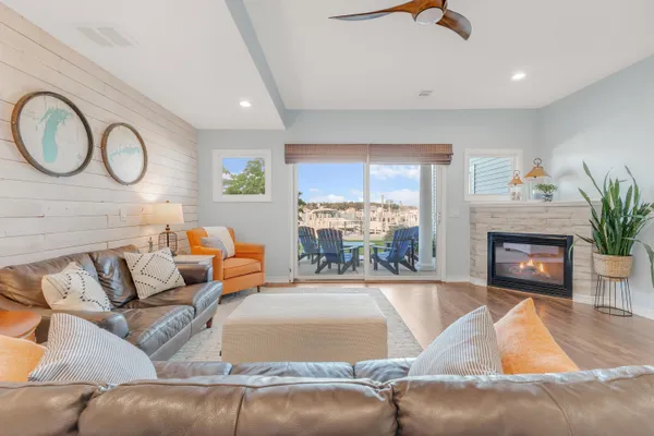 $629,900 | 943 West Savidge Street, Spring Lake, MI 49456